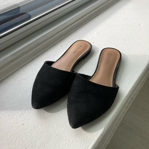 Pointy black slides